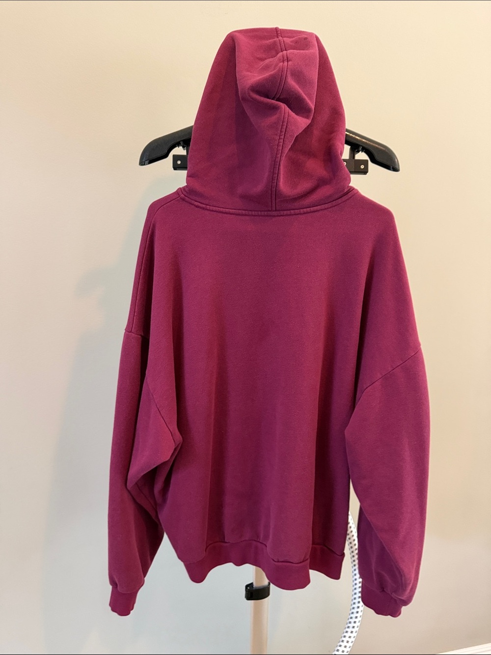 ALO Yoga Women's Raspberry Crewneck Sweater - Picture 4 of 4